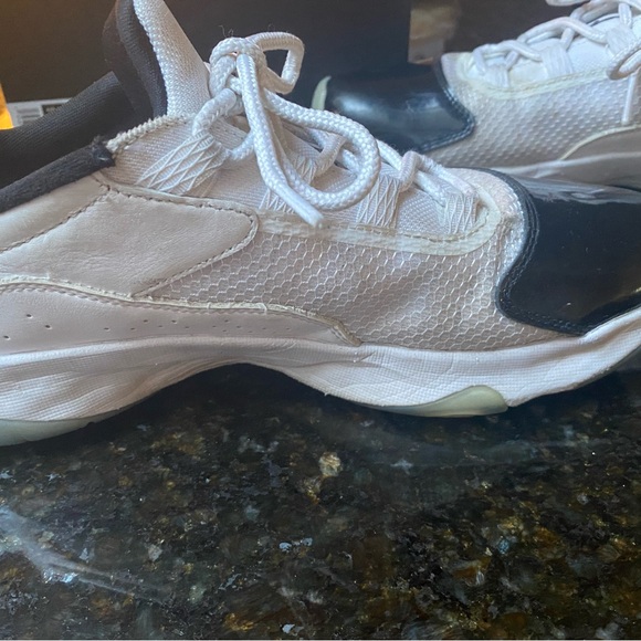 Air Jordan 11 CMFT Low V2 - Picture 6 of 12